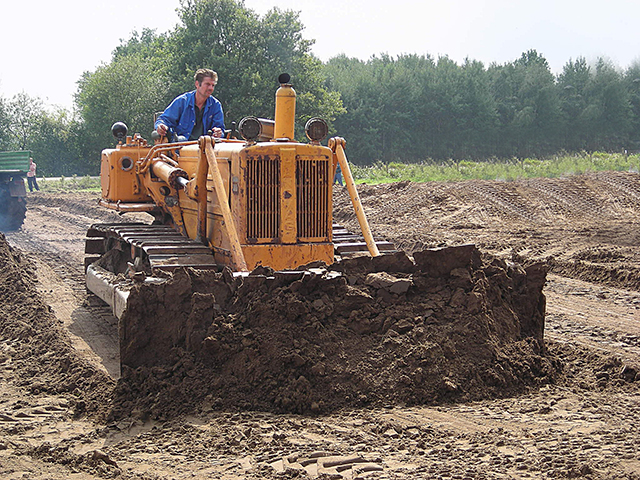 www.erdbeweger.de präsentiert historische Baumaschinen